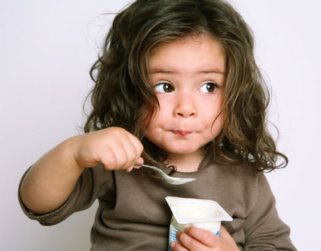 child-yogurt-lg