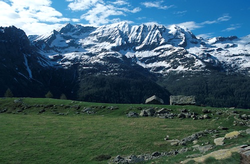 A_piedi_tra_le_nuvole_-_Ca_Bianca_Parco_Gran_Paradiso_ph._LC