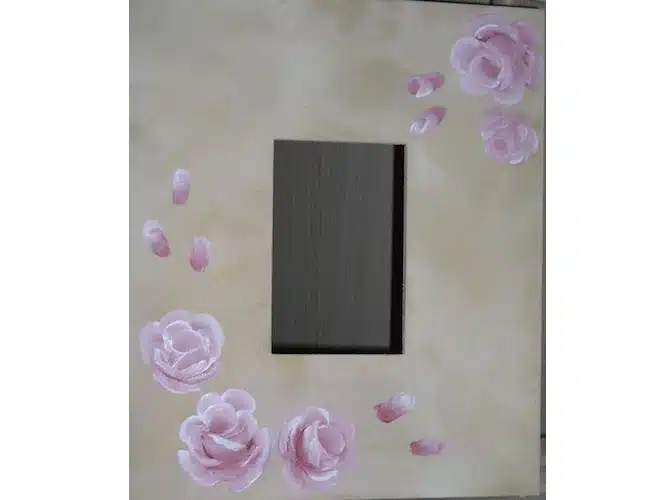 cornice con rose decoupage