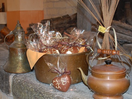 cuori_nella_bacinella_di_latta_anticata