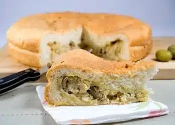 focaccia ripiena di cipolle e baccala