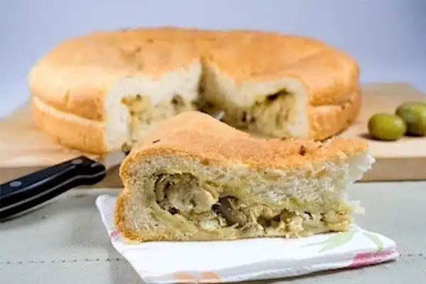 focaccia ripiena di cipolle e baccala