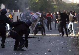 scontri-polizia-tunisi