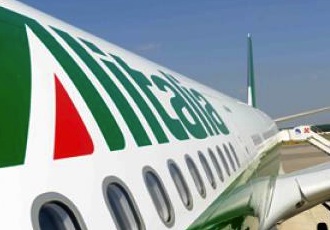 aereo_alitalia_pista