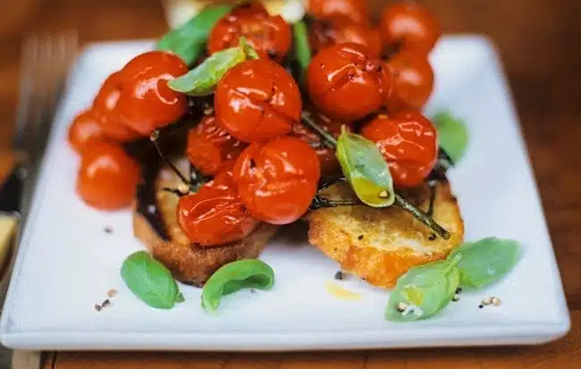 bruschetta con pomodorini