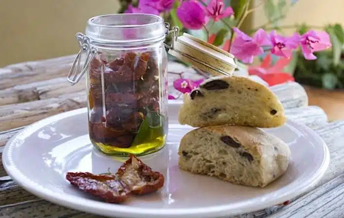 pomodori secchi sott olio ricetta siciliana