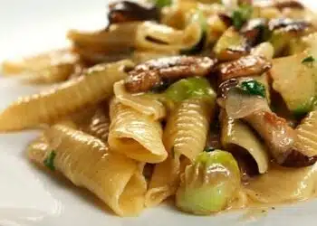 garganelli con cavoletti di bruxelles e funghi