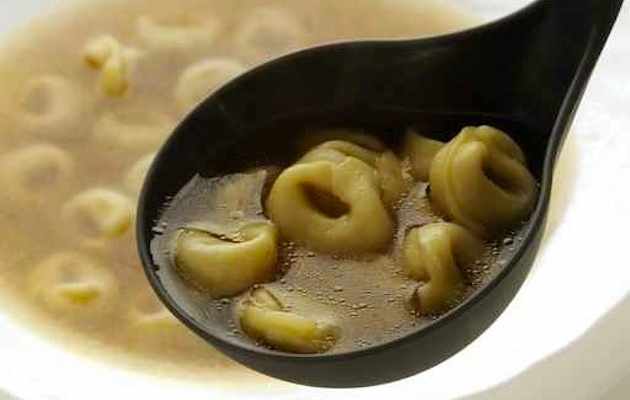 Copia_di_copiadi-_bologna_tortellini_in_brodo