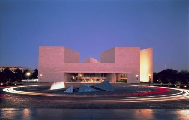 east_wing_national_Gallery_in_washigton_dc