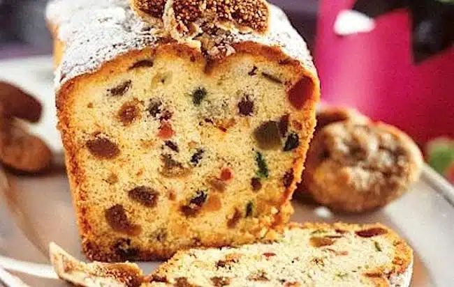 torta natalizia con frutta candita