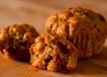 Muffin con carote cannella zenzero e uvetta