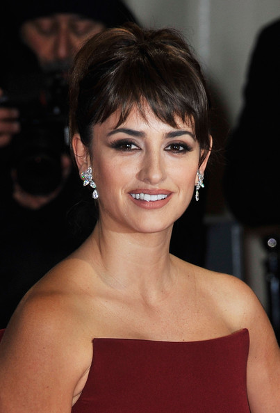 Penelope_Cruz_Dangle_Earrings_Dangling_Diamond_H2b9YKT2vq9l