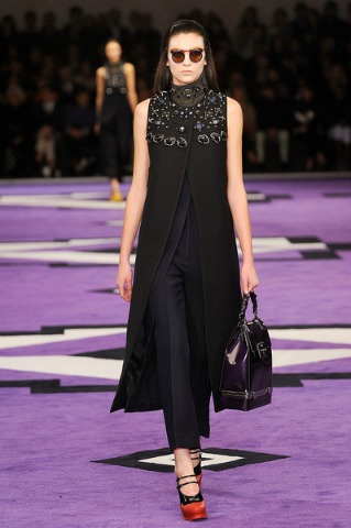 Prada_Fall_2012_fMcXADJGuV4l2012dswdsw