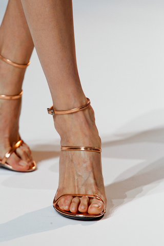 sandalivannoten13aprile2012dsw