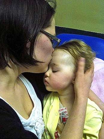 article-2176732-14261FFC000005DC-484_306x423