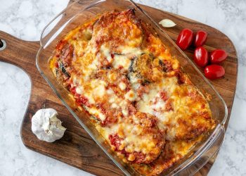 parmigiana di melanzane cotta al forno in teglia