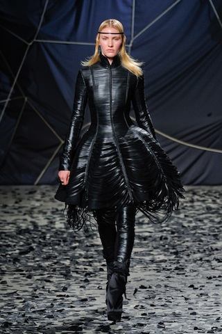 Gareth-Pugh-Fall-2012