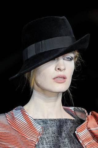 Giorgio-Armani-cappello