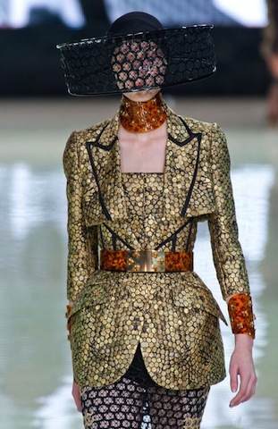 alexander-mcqueen-spring-s-2013-dett-1
