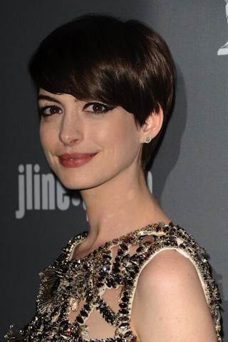 Anne_Hathaway-090