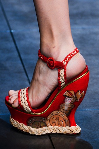 DolceGabbanaSpring2013DetailsK3aOSCKQLJhl