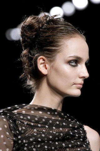 Nina_Ricci-_capelli_raccolti