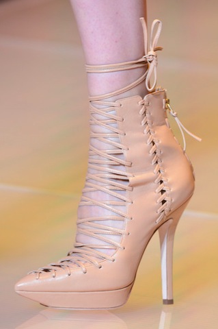 VersaceSpring2013DetailseCxHo_Ox4dcl