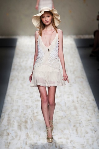 BlugirlSpring2013ROIq8mvnnUAl