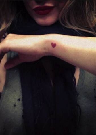 hilary-duff-heart-tattoo