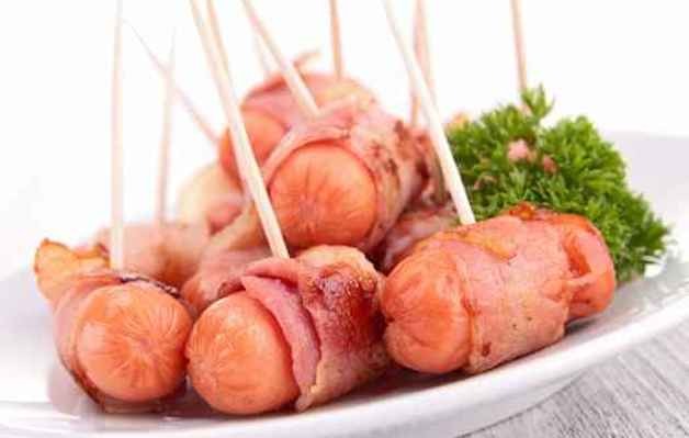 involtini di wurstel e pancetta