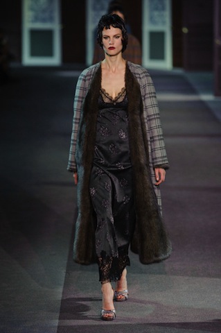 LouisVuittonFall2013NxNX5R7Tnjll