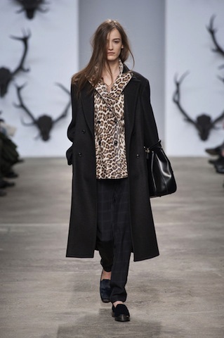 Trussardi1911Fall2013fjxAn7Sj6SRl