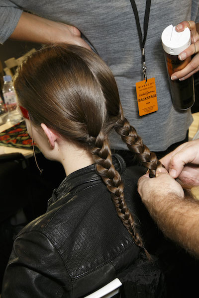 Givenchy capelli trecce autunno inverno