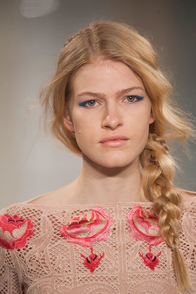 Capelli: treccia laterale autunno inverno