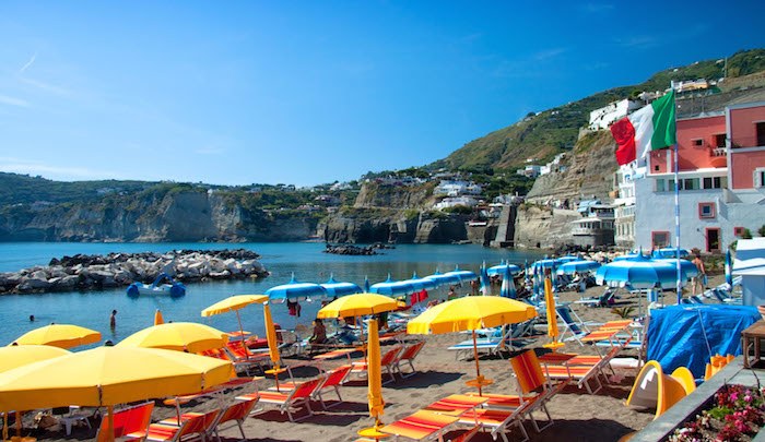 Ischia, spiaggia Sant Angelo 