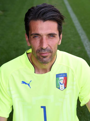 coverciano: Buffon la maglia ufficiale dei mondiali