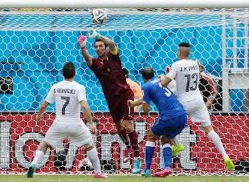 italia uruguay buffon parata