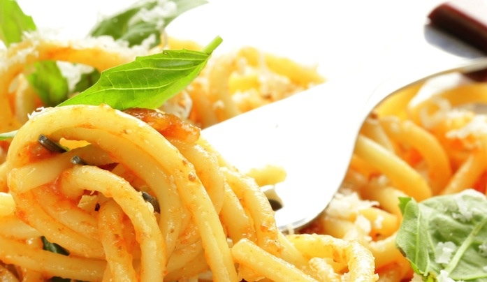 spaghetti pomodoro parmigiano basilico