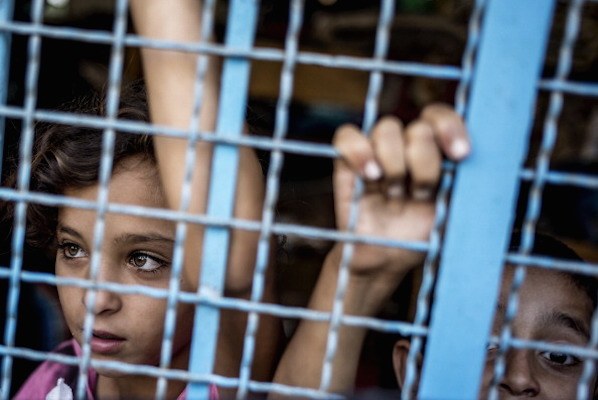 Gaza city bambini palestinesi a scuola