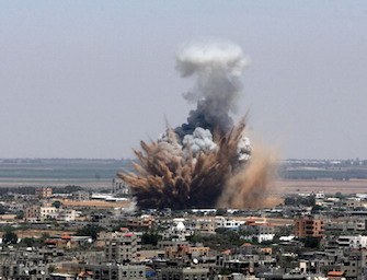 Gaza attacchi da Israele