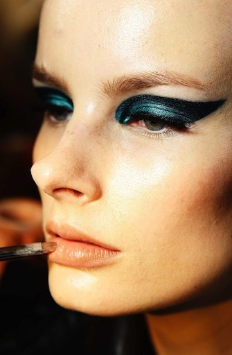 atelier-versace-backstage