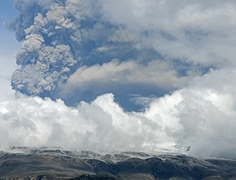 Nube di cenere in Islanda voli aerei a rischio