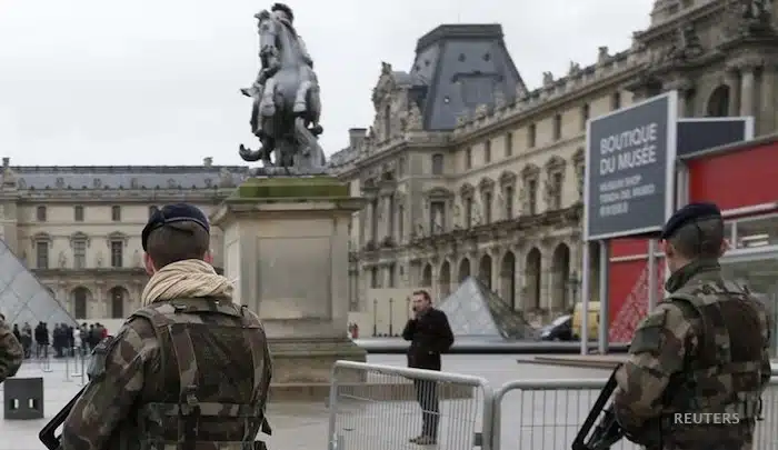 attentato parigi