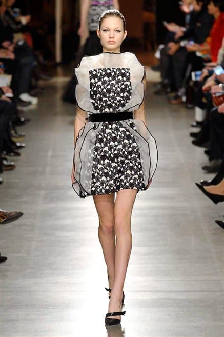 Sfilata Oscar de la Renta autunno inverno 50