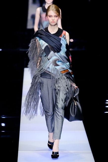 Giorgio Armani collezione donna inverno 2015 005