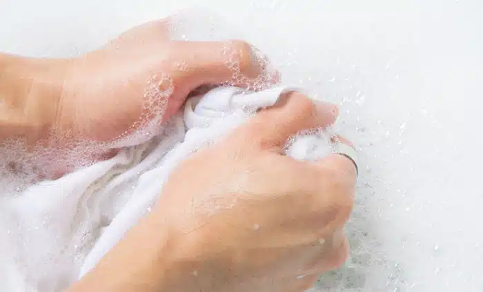 lavare a mano i panni