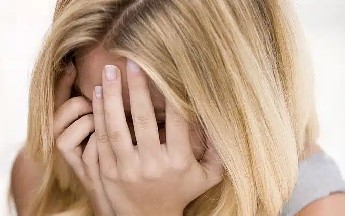 persone timide donna