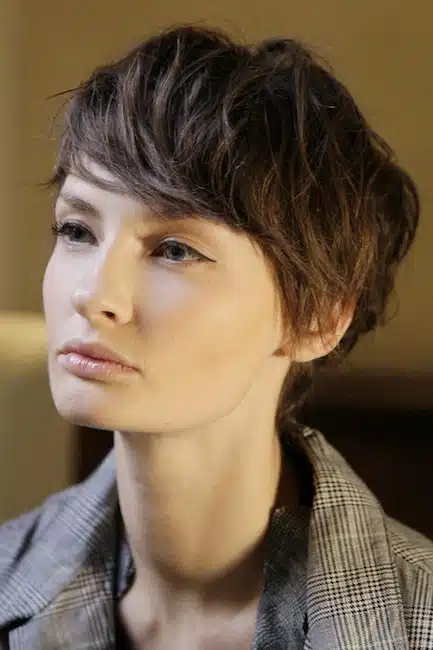 capelli castani taglio inverno 2017