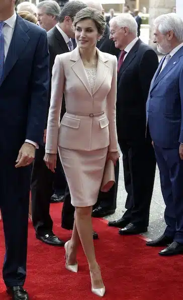 Letizia di Spagna tailleur Varela