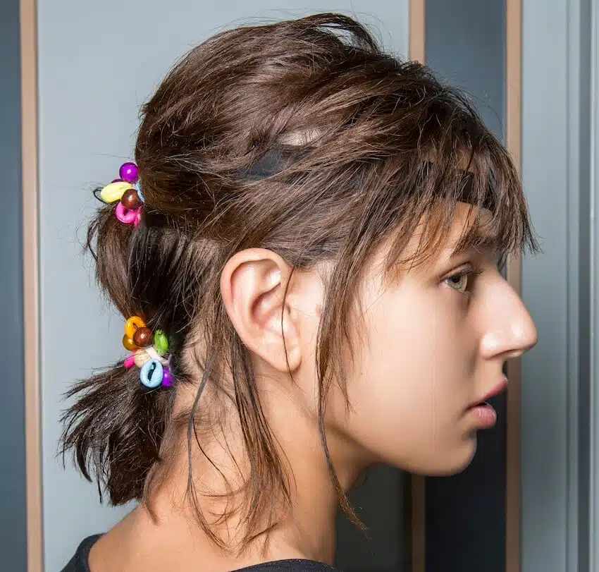 accoonciatura seemplice capelli corti